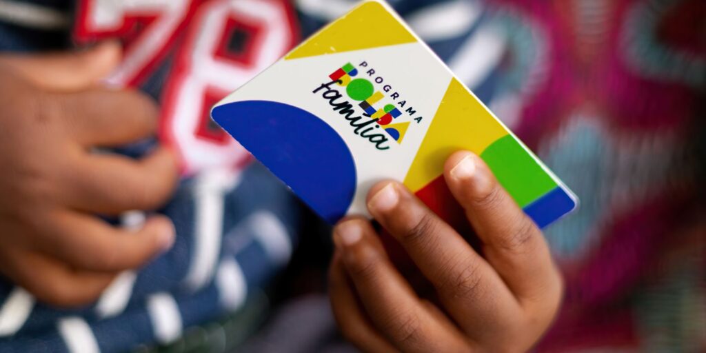 caixa-comeca-a-pagar-bolsa-familia-de-abril